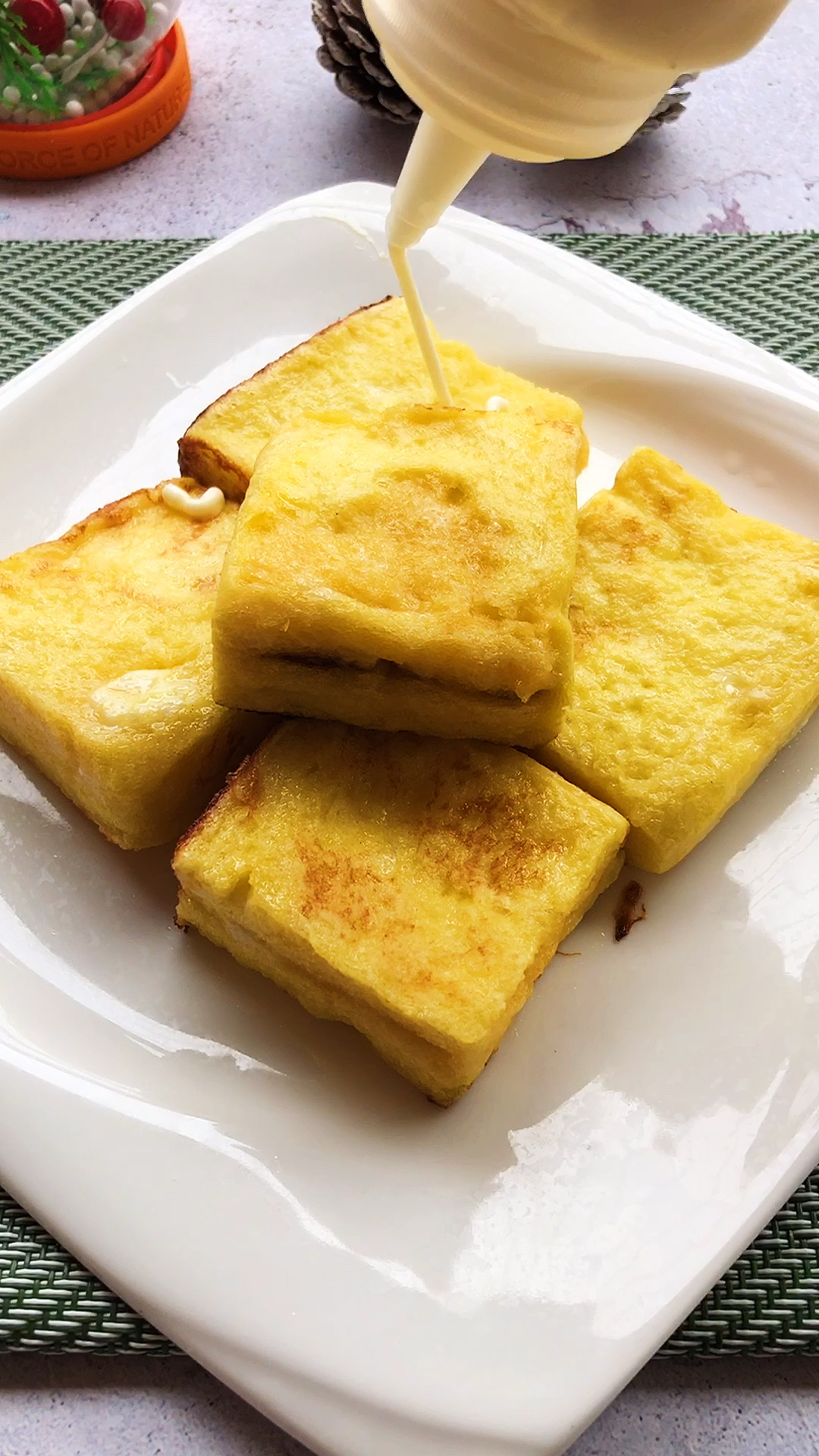 面包片换着法吃,10分钟就可以完成的一道美味早餐