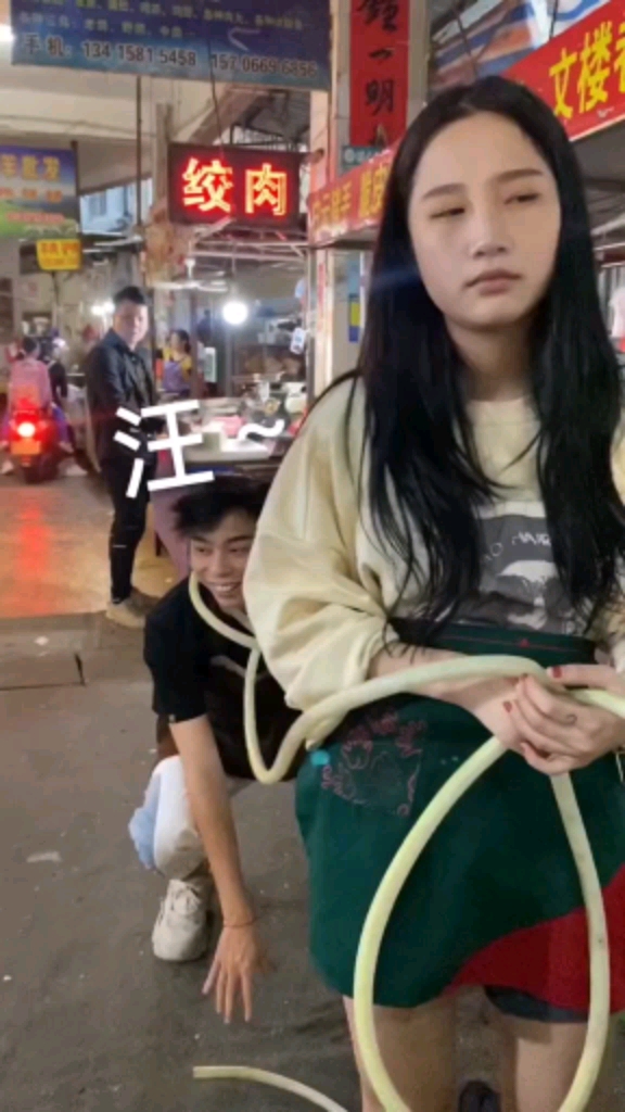 #搞笑段子剧#谈恋爱就像钓鱼,鱼都上钩了,还要给鱼饵?