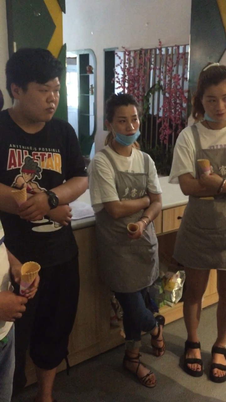 #汉堡炸鸡教学#不想加盟学习奶茶汉堡炸鸡冰淇淋鸡排就到多客仕,味道保障,包教会