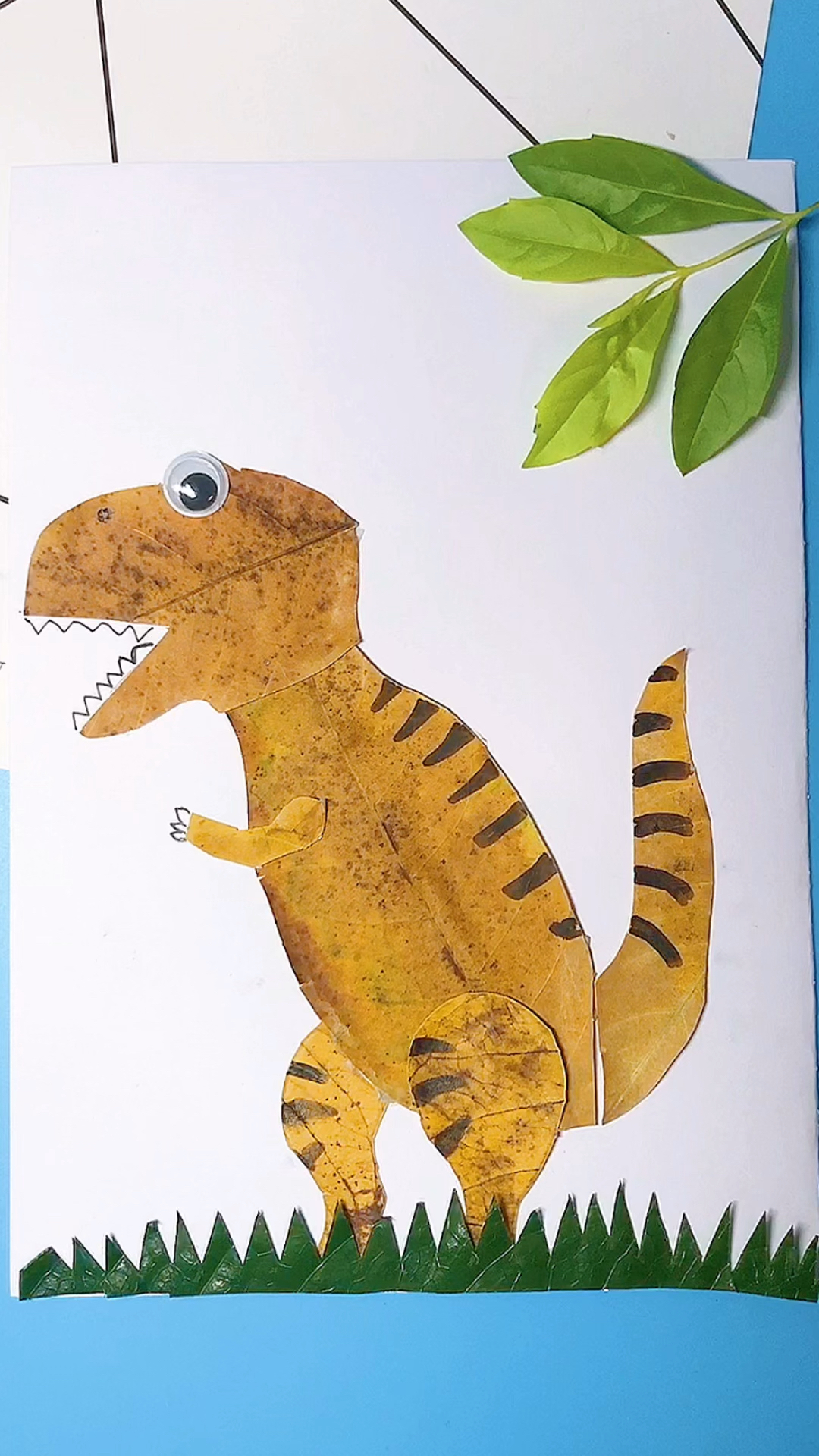 #幼儿园手工#秋天的树叶贴画