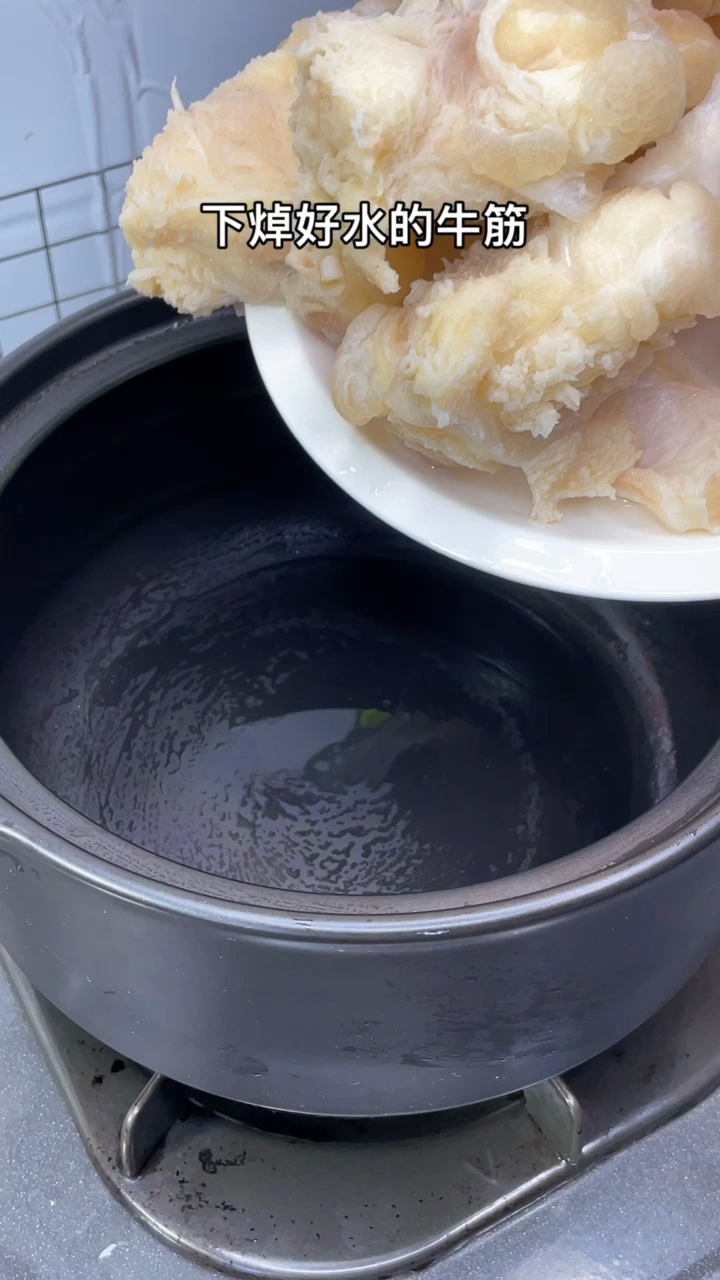 #不一样的人生#五香牛筋煲