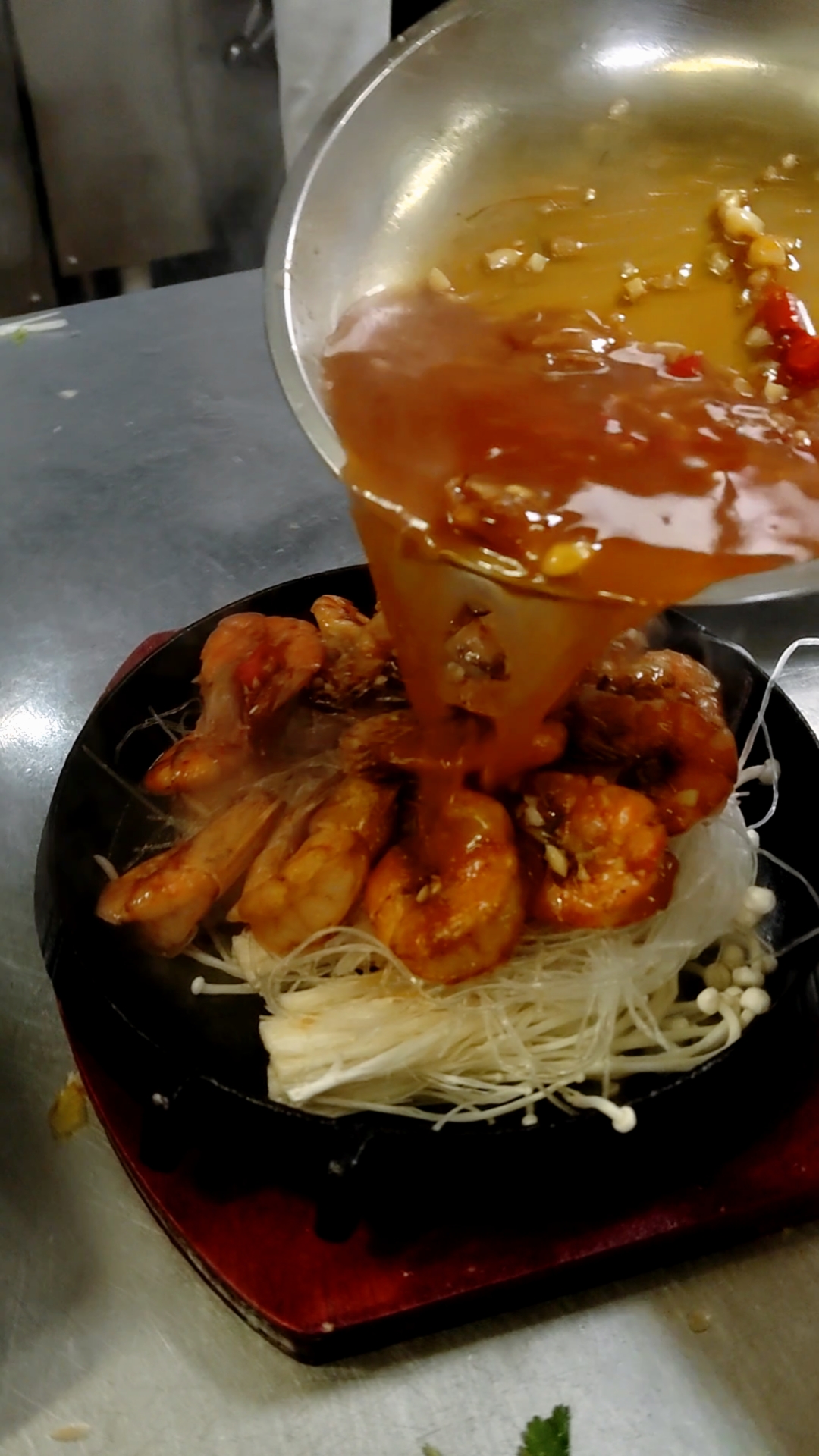 #超级种草官挑战赛#蒜蓉铁板开边虾