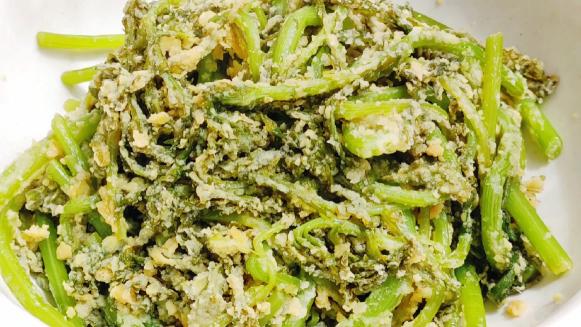 #美食#减脂餐,茼蒿拌面上锅蒸,低脂美味有营养,不长肉。