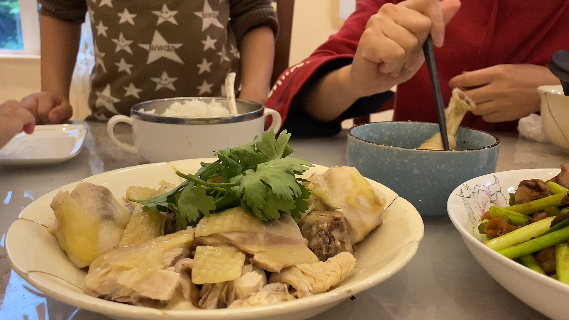 #美食#白切鸡这样做也太好吃了吧!鸡肉超级鲜甜又嫩。
