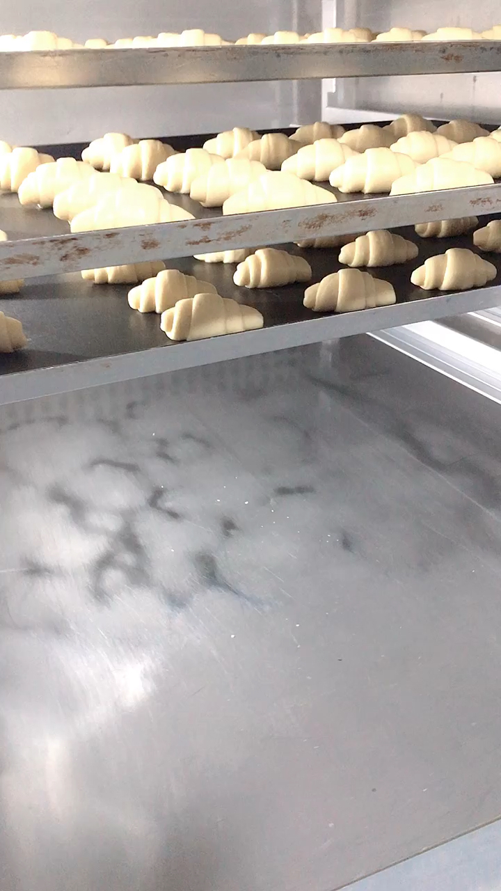 #音为有你#金牛角面包在发酵中......
