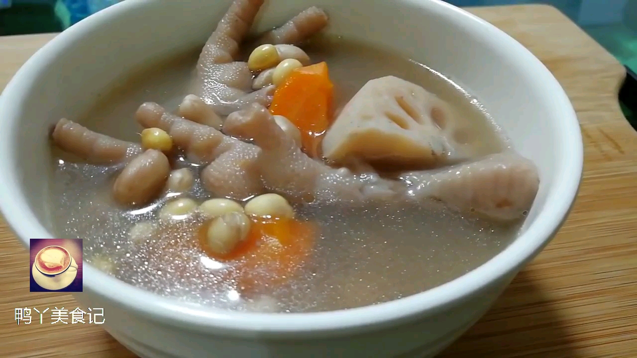 #美食#秋天干燥上火,今天鸭丫煲个广东家常汤花生莲藕鸡脚汤,清热又滋补