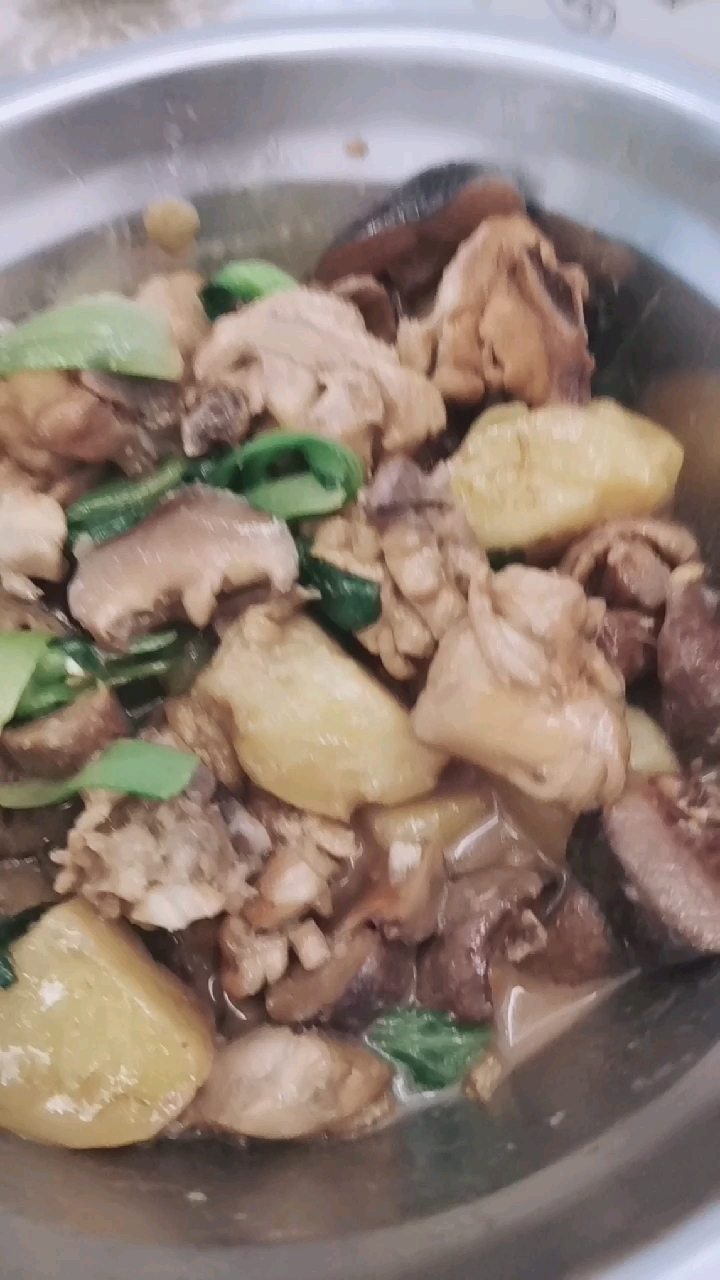 #宅在家里拍照片#黄焖鸡米饭