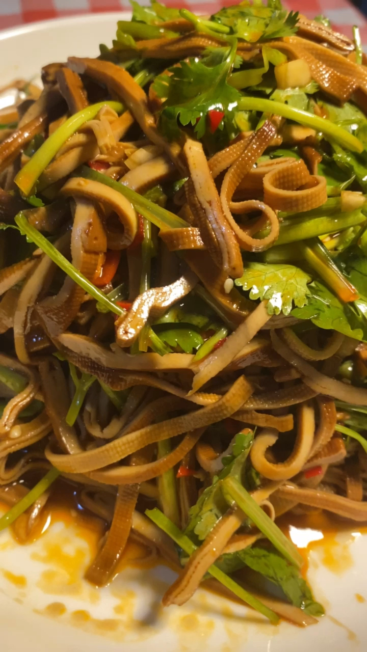 #在家做个拿手菜#饭店里面的凉拌豆干丝、跟我学以后在家就可以做!