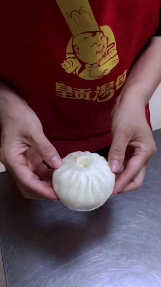#包子手法教学#咖喱牛肉包,异国风味大块的牛肉看着就有食欲,好吃到爆