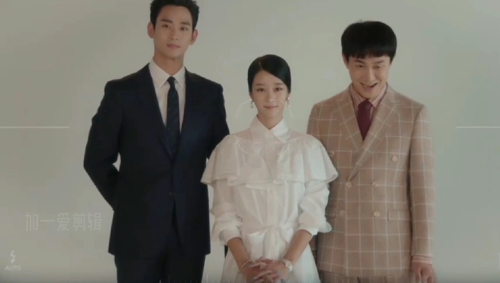 #金秀贤欧巴,真正幸福一家三口的证据结婚照(全家福),露额男人很帅气