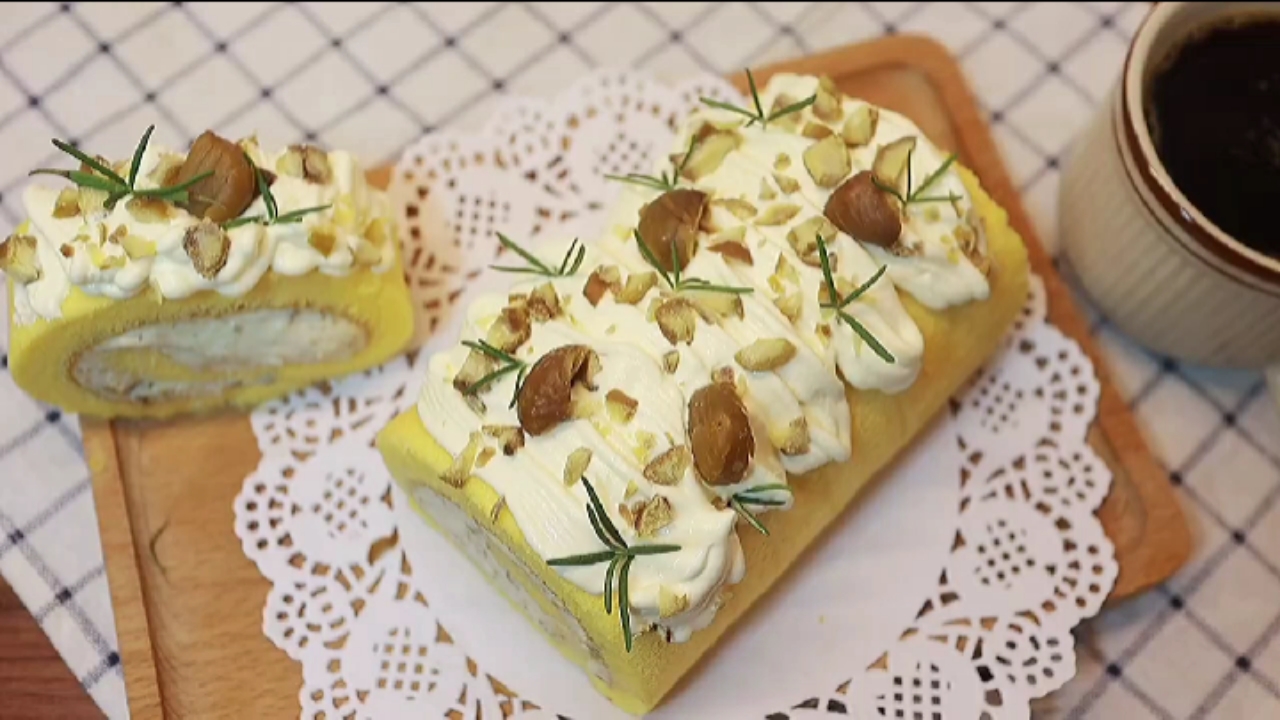 #家乡特色美食#粟子蛋糕卷