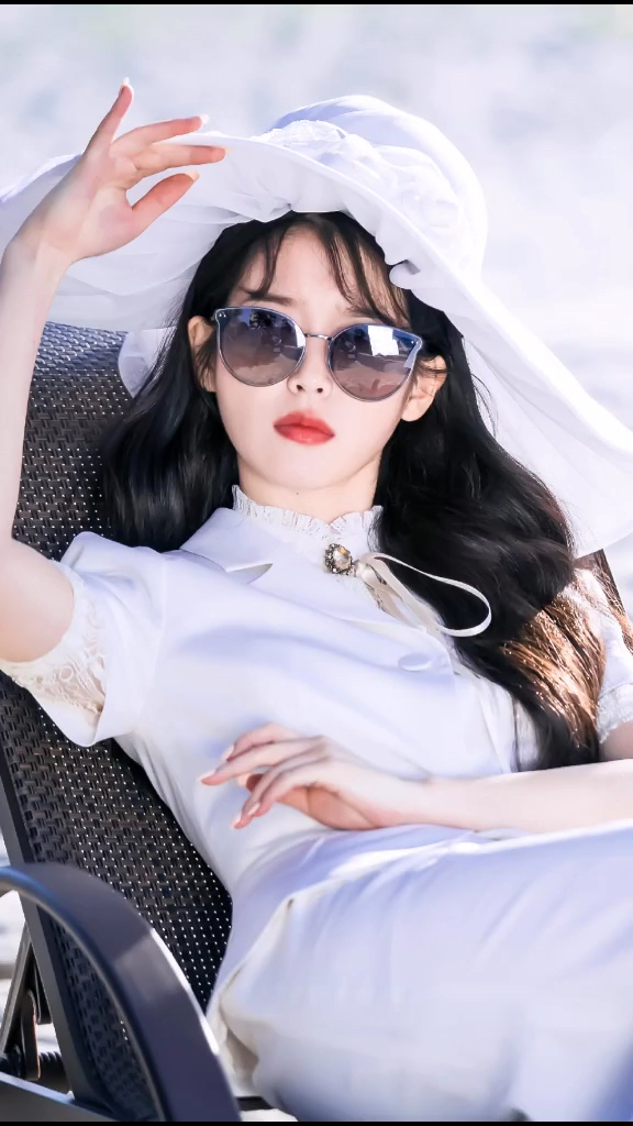 #我要上热门#iu李知恩头像，壁纸。求图看这里：徽xin上搜“仙女热推”