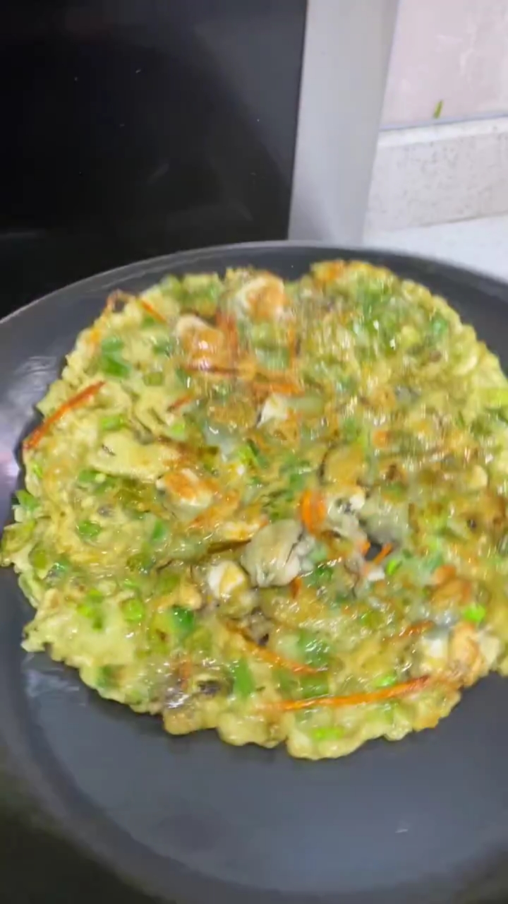 #美食#自己在家做的海蛎煎饼老好吃了
