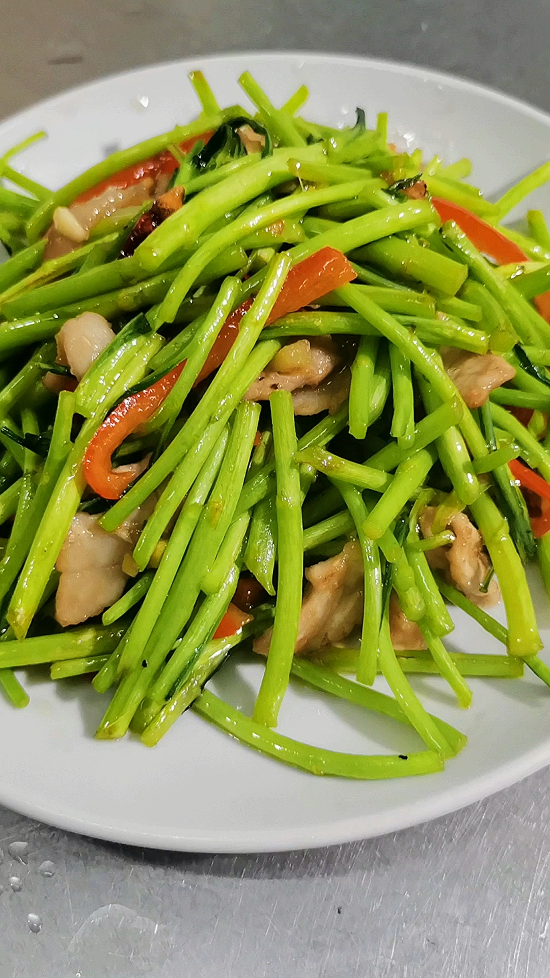 腊肉炒泥蒿,加油!