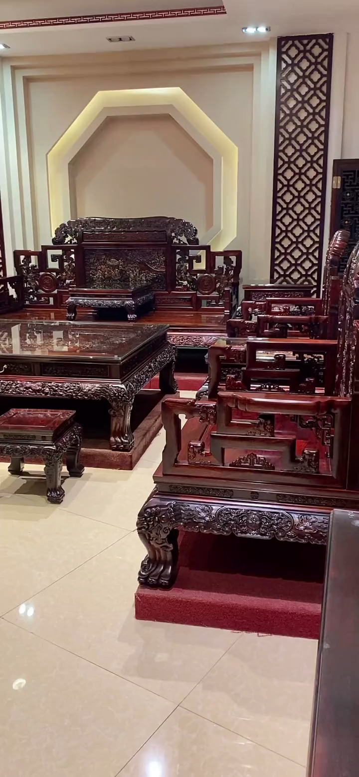 #古典红木家具#大红酸枝经典款象头沙发，雕刻四大美女图饰-度小视