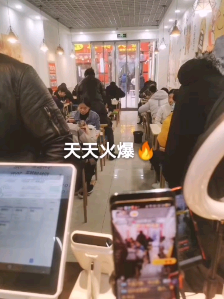 2021最火快餐炒鸡米饭新模式压锅鸡开业就操作简单免费加盟