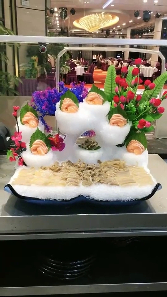 三文鱼腩拼蚌片刺身,这造型完美吗?