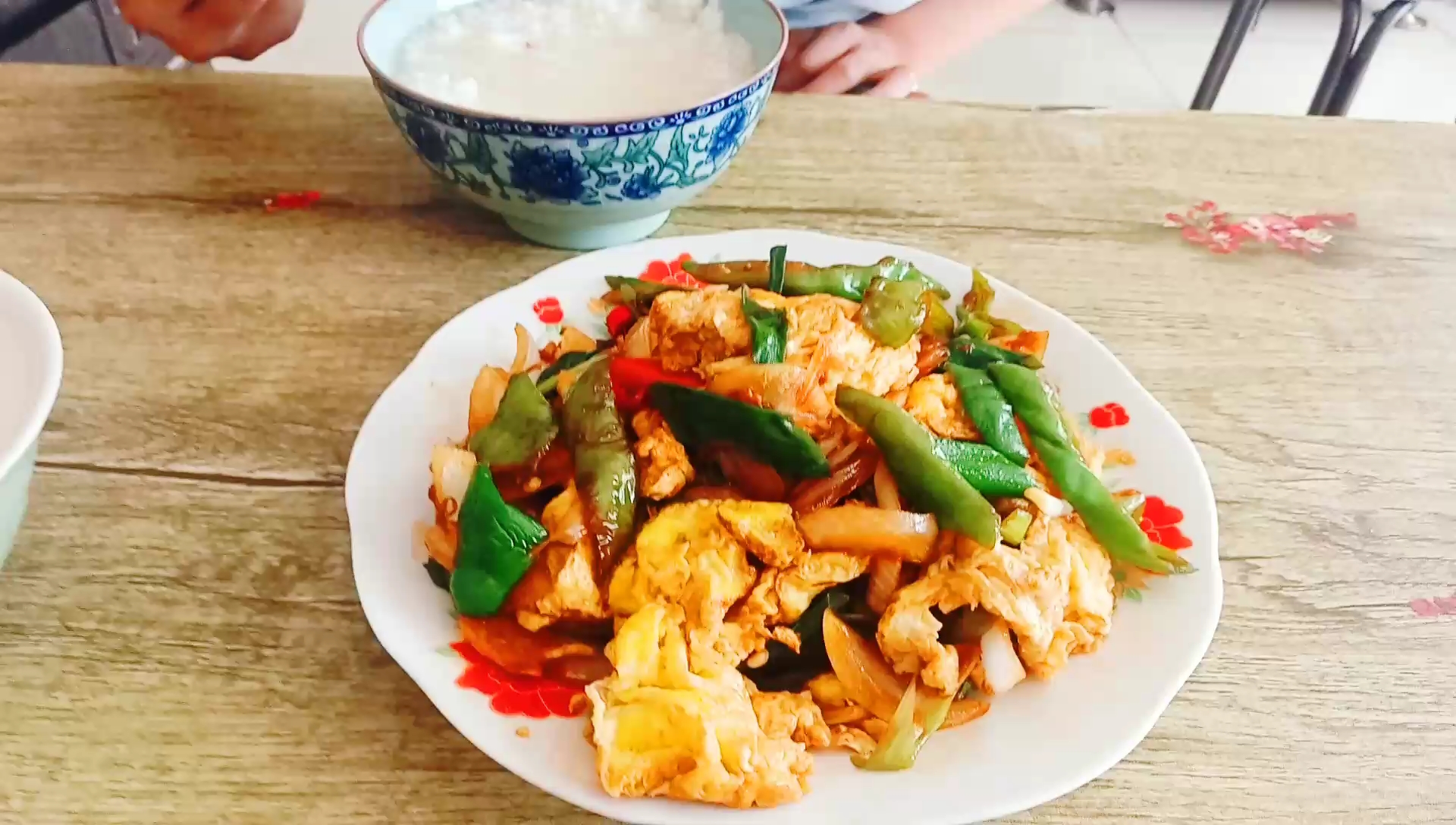 #妈妈的菜#家常菜青椒炒鸡蛋,营养价值高,具有养血滋阴的作用