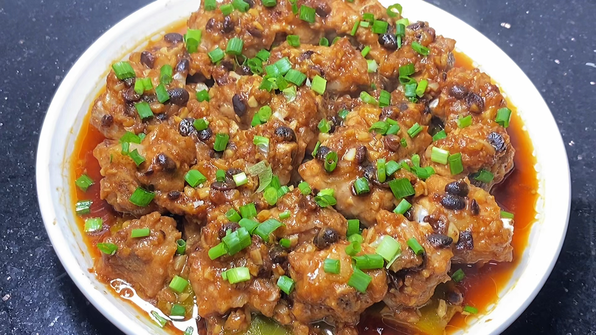 #美食#广东人爱吃的豉汁蒸排骨，一分钟学会，肉质滑嫩南瓜软糯，太香了