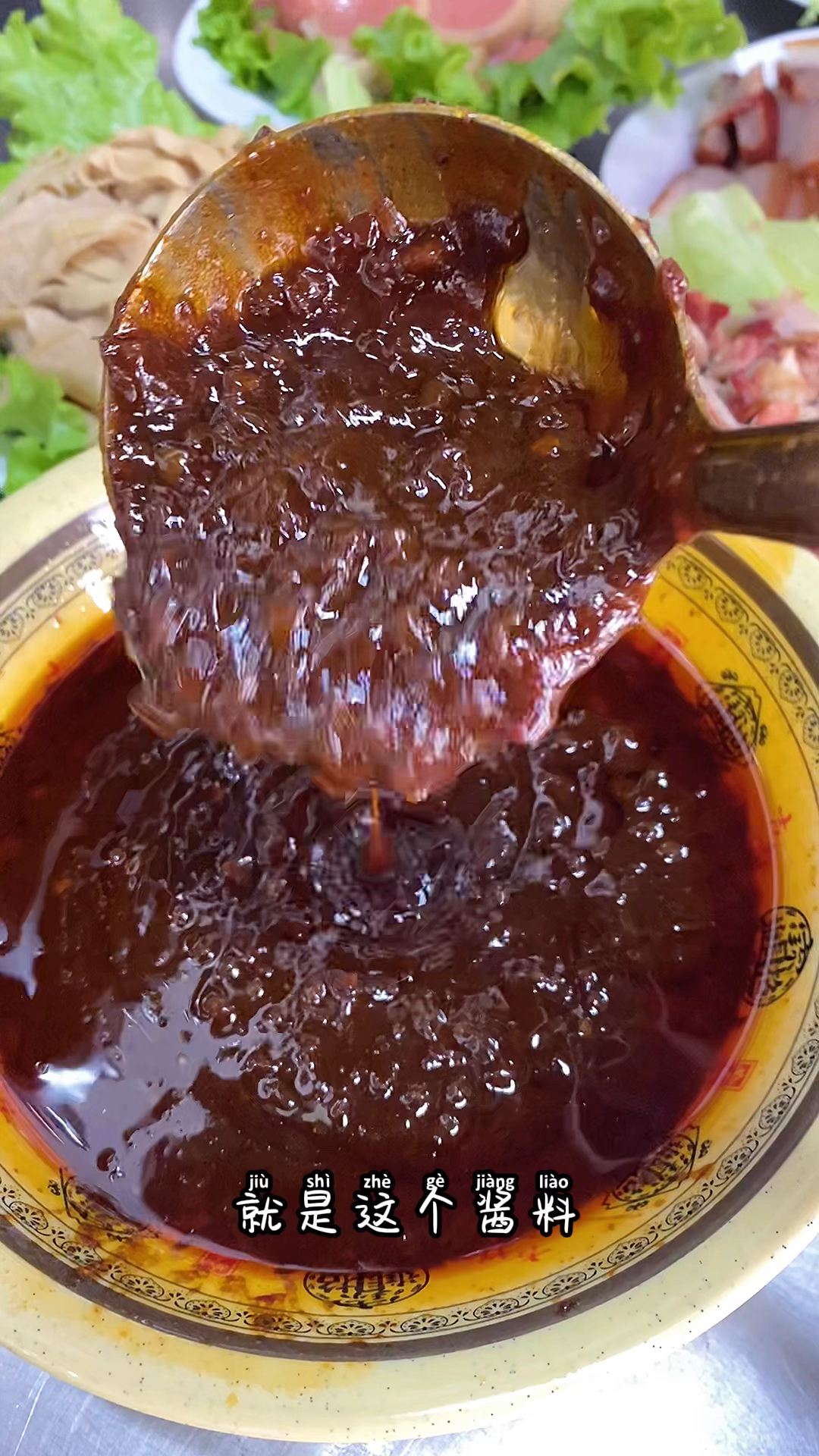 一个小小的卤肉卷饼撑起了我一大家子,没学历没技术的我每天出摊就排队