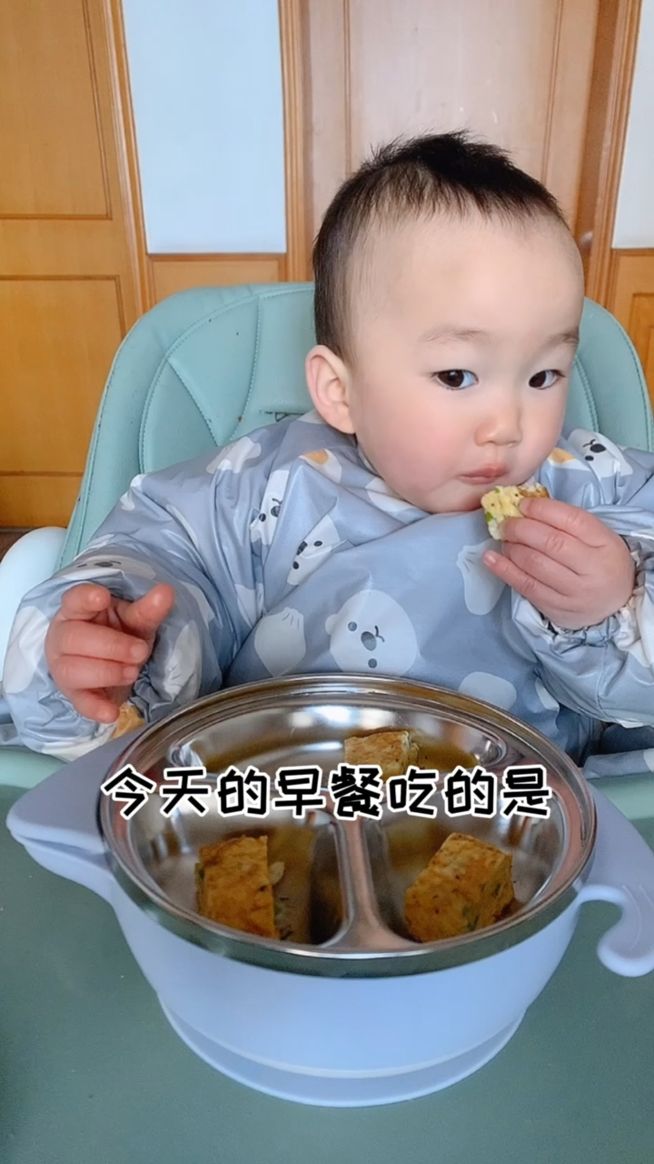 银鱼中蛋白质含量为72.1%、氨基酸含量也是相当的丰富,营养价值极高