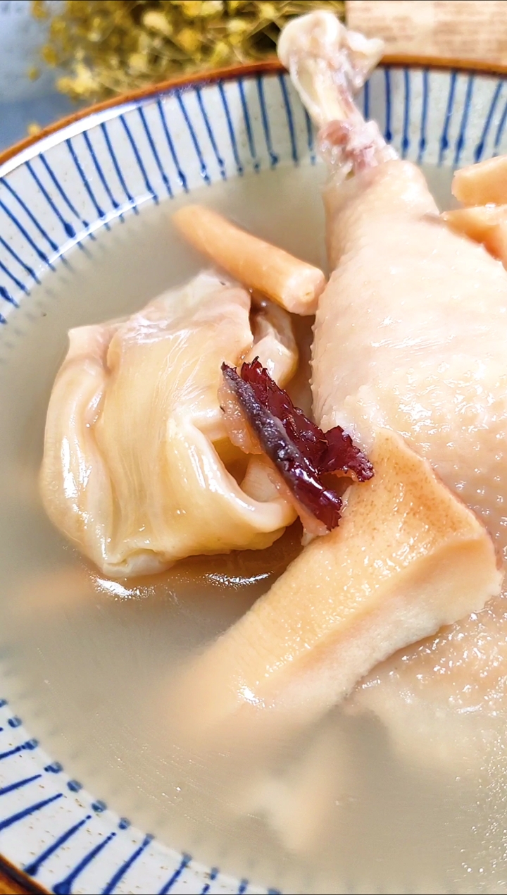 #美食#女生最喜欢的花胶鸡汤来了,满满的胶原蛋白,你喜欢吗?