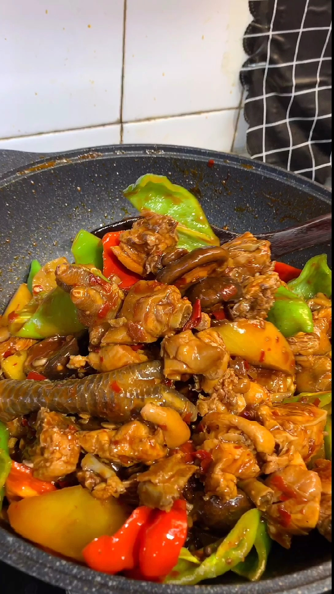 家庭版大盘鸡做法,感谢朋友们的支持!