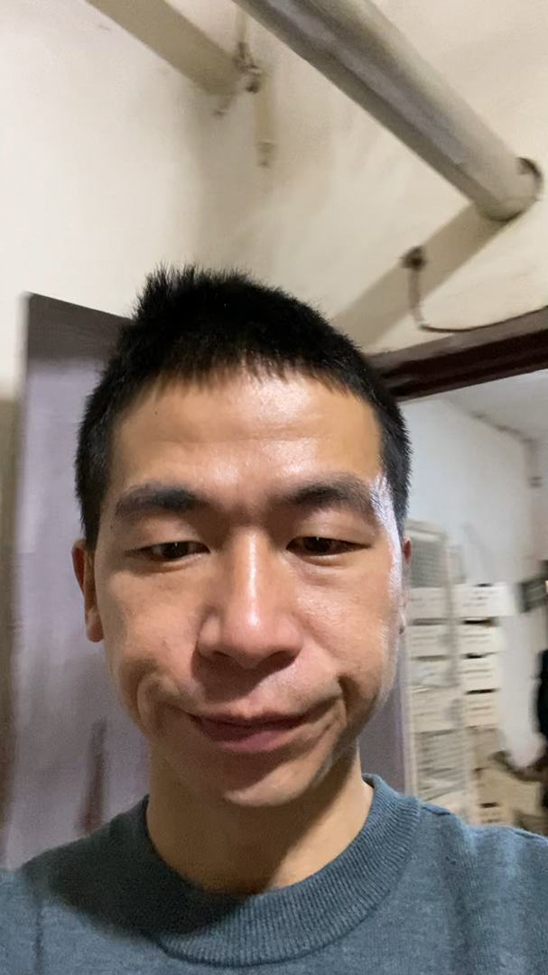 2021年,云南省鸡苗批发,新年关了1批黑肉高脚土鸡苗。过年1月后开卖了!