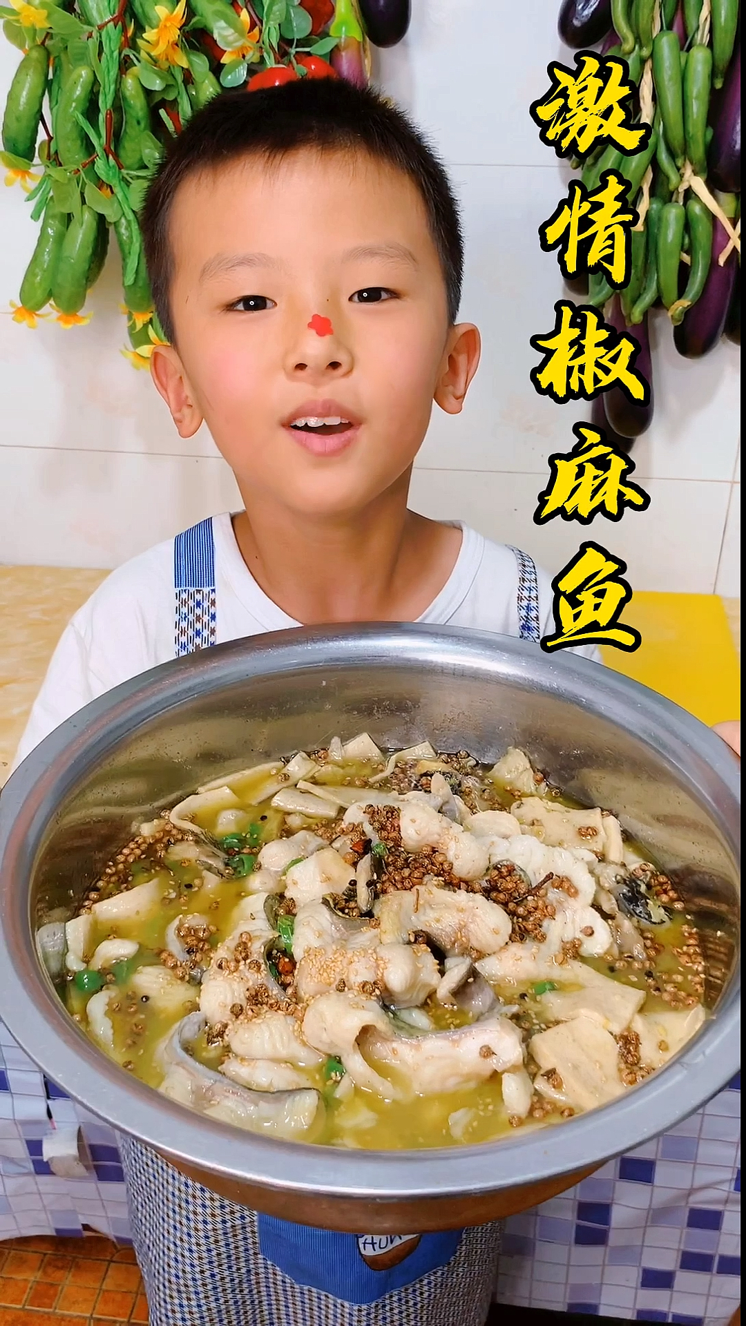 宝宝去吃了一次脚麻梭边鱼,就回来自己研究研究,看着就