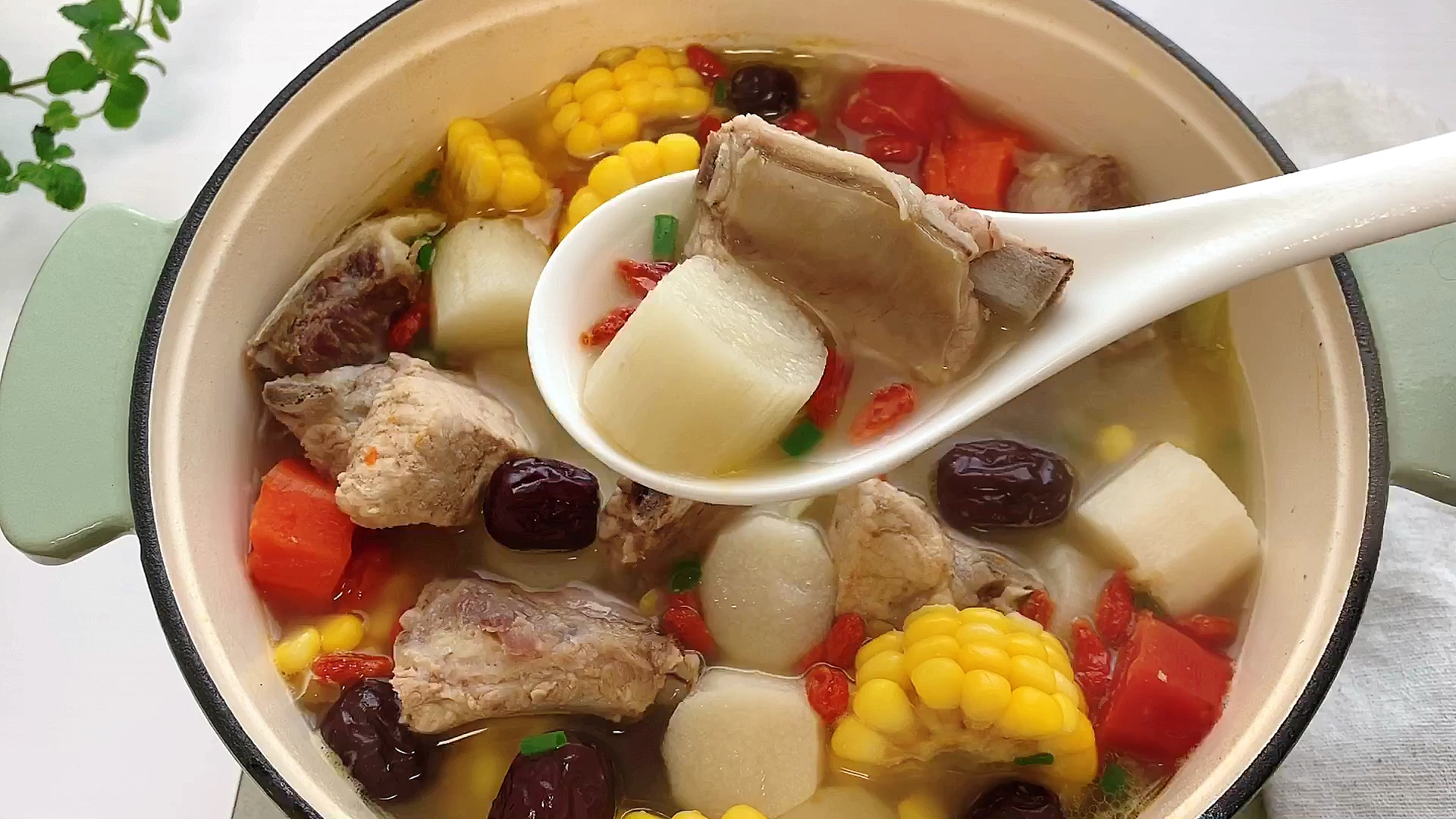 #晒晒我的春节美食#营养又美味的玉米山药排骨汤,连喝三碗都不够