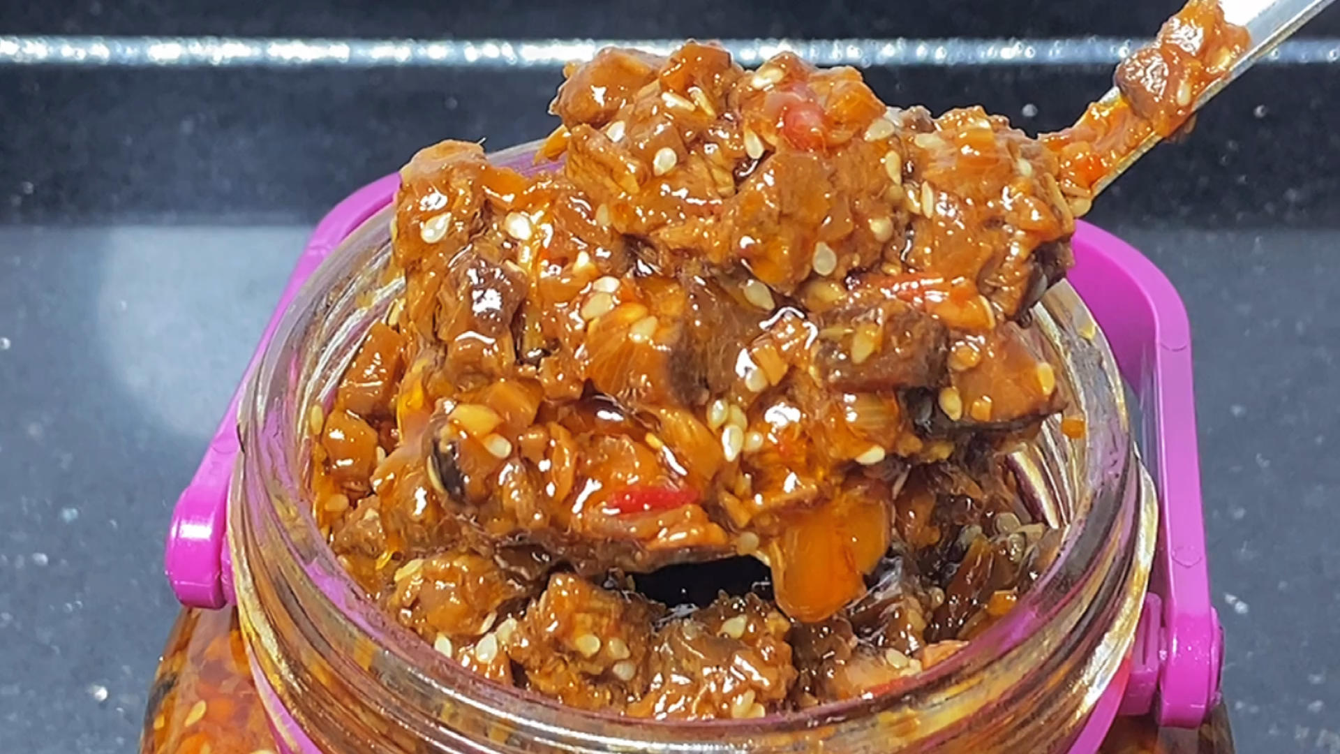 #自制美食#香菇牛肉酱好吃就要下功夫，配方和做法告诉你，拌面拌饭超好吃