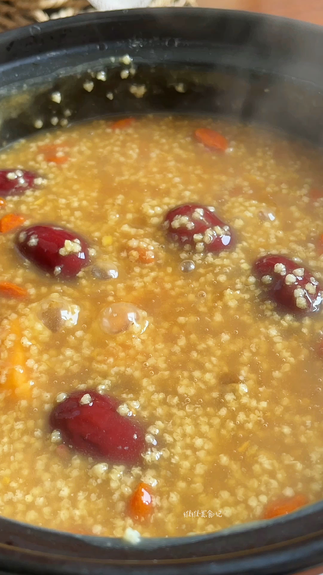 #营养粥#营养又滋补的小米红薯粥,我家一周喝八次～