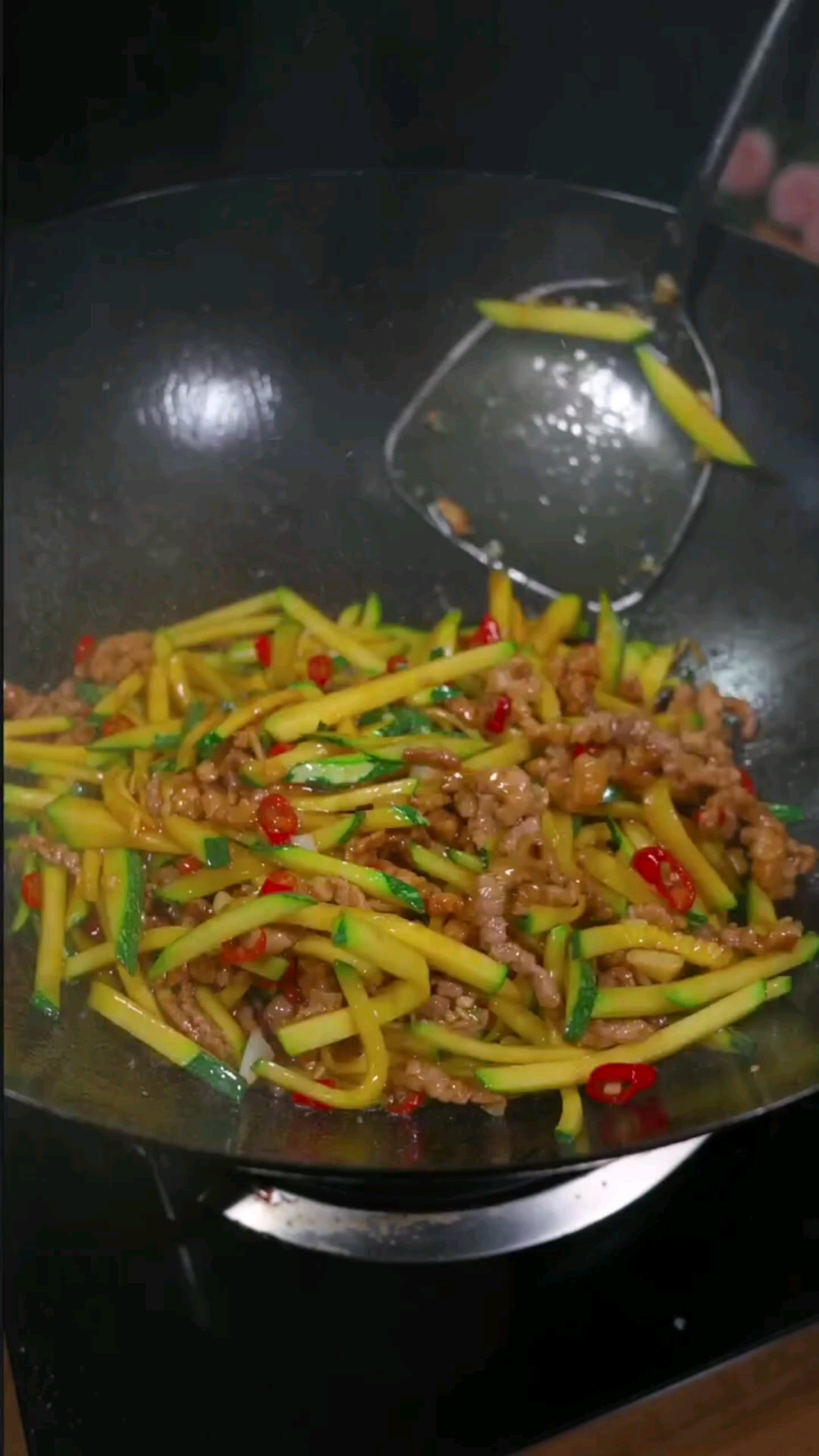 #美食#肉丝炒仔南瓜