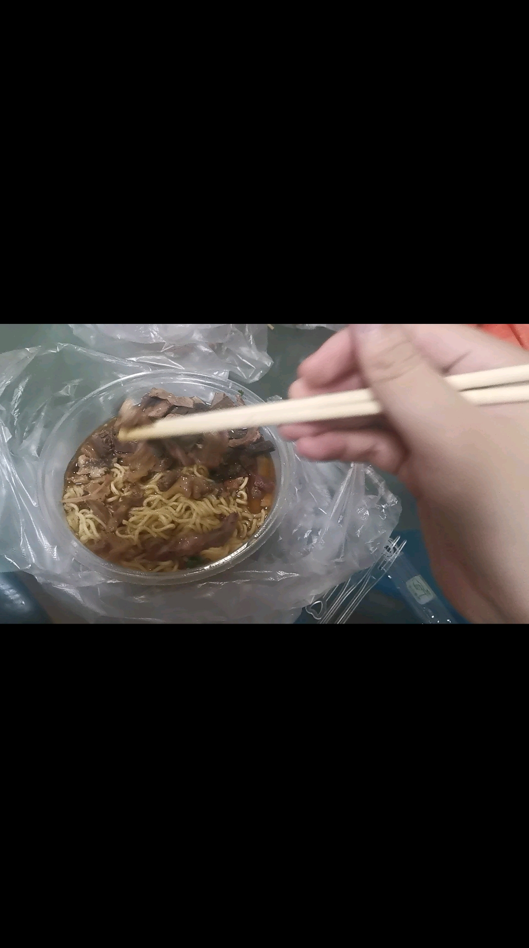 #不一样的人生#注意力集中,紧张激动,拿筷子夹菜手抖