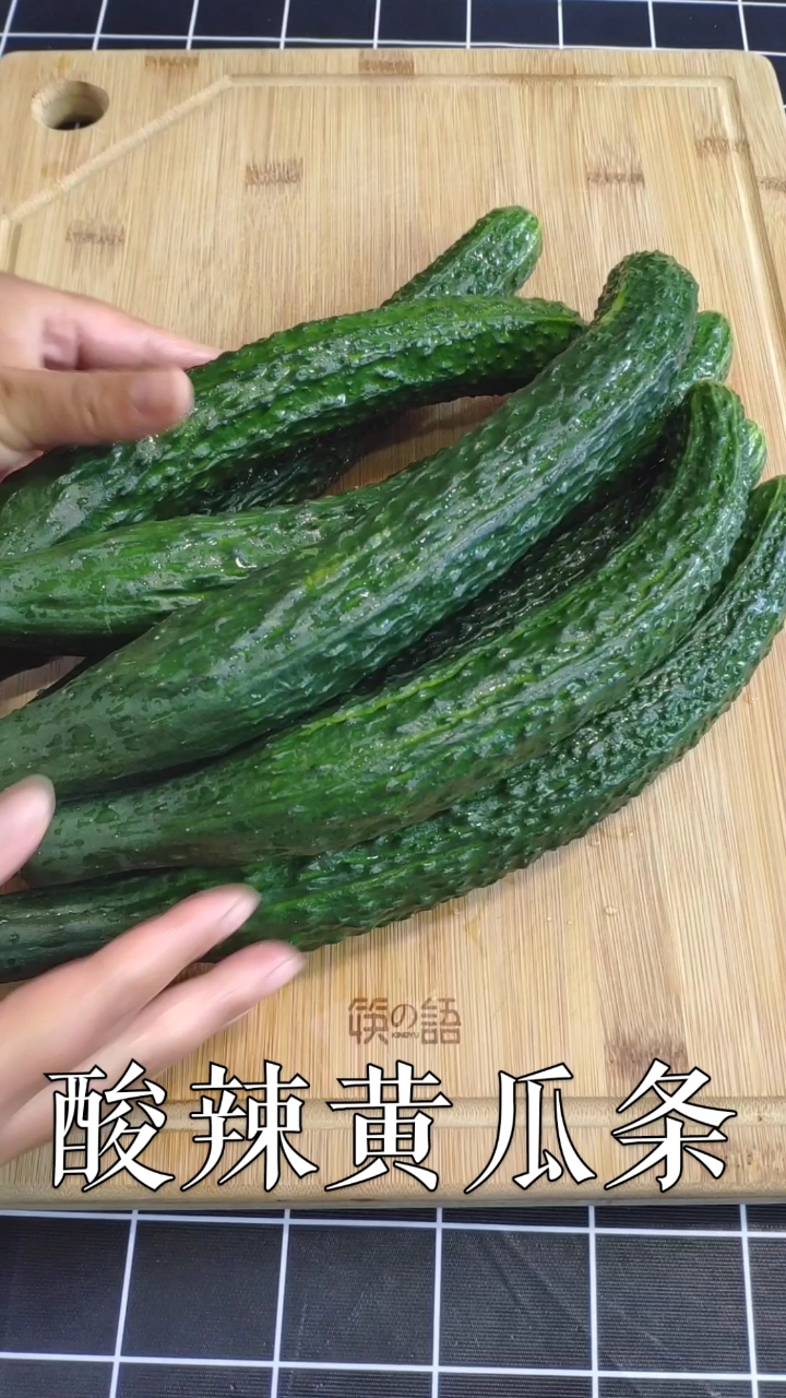 #今天吃什么#清脆爽口的家常腌黄瓜,吃多少取多少,非常方便