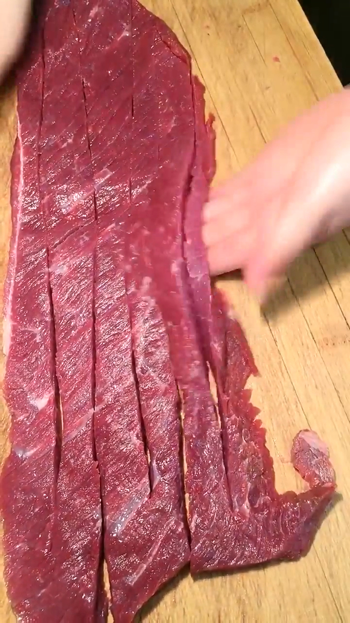 #美食#正宗散养黄牛肉，正宗好牛肉干！