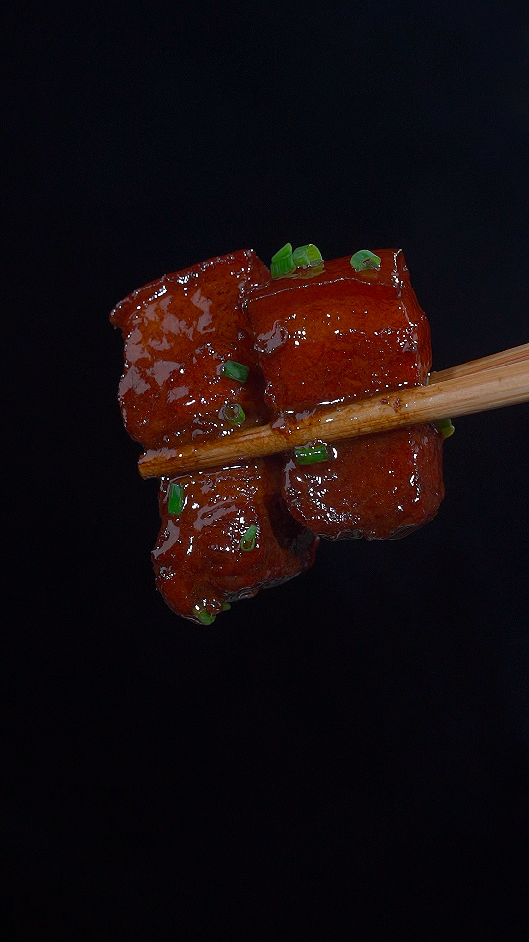 下次你们要是再做红烧肉,一定要多加一个这个步骤,软糯入味可好吃了。