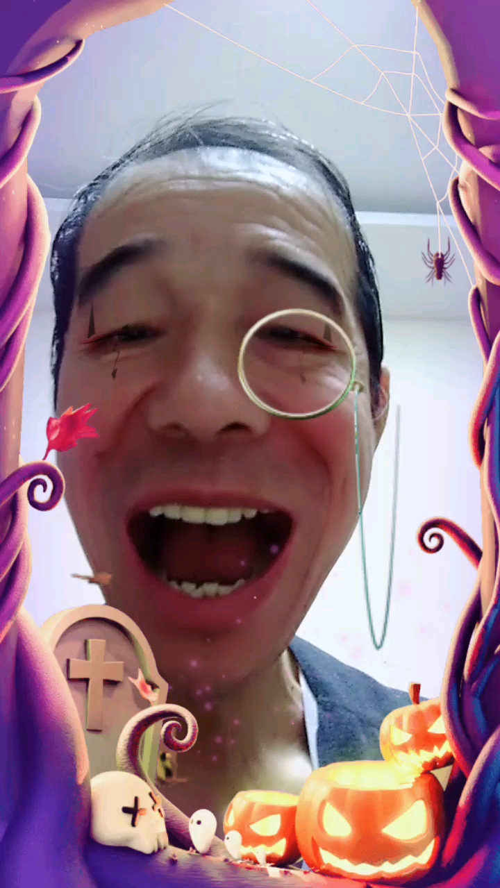 张大嘴巴