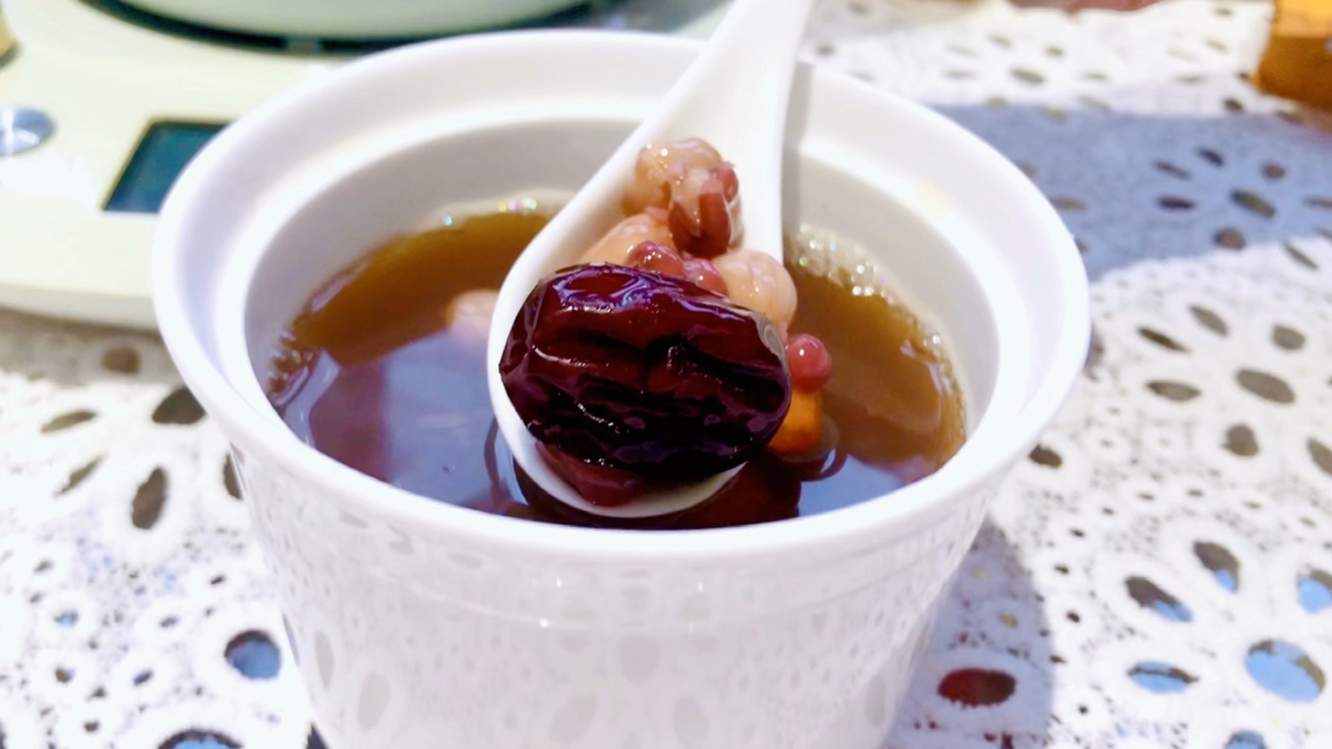 女生必喝的补气补血美容养颜的五红汤,用料普通做法简单,赶紧安排起来吧!