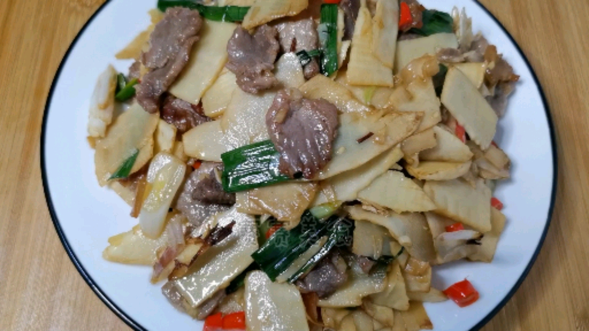 #家乡特色美食#冬笋的清香和肉片的滑嫩多加这一步是关键出锅鲜甜脆嫩超下饭冬笋炒咸肉