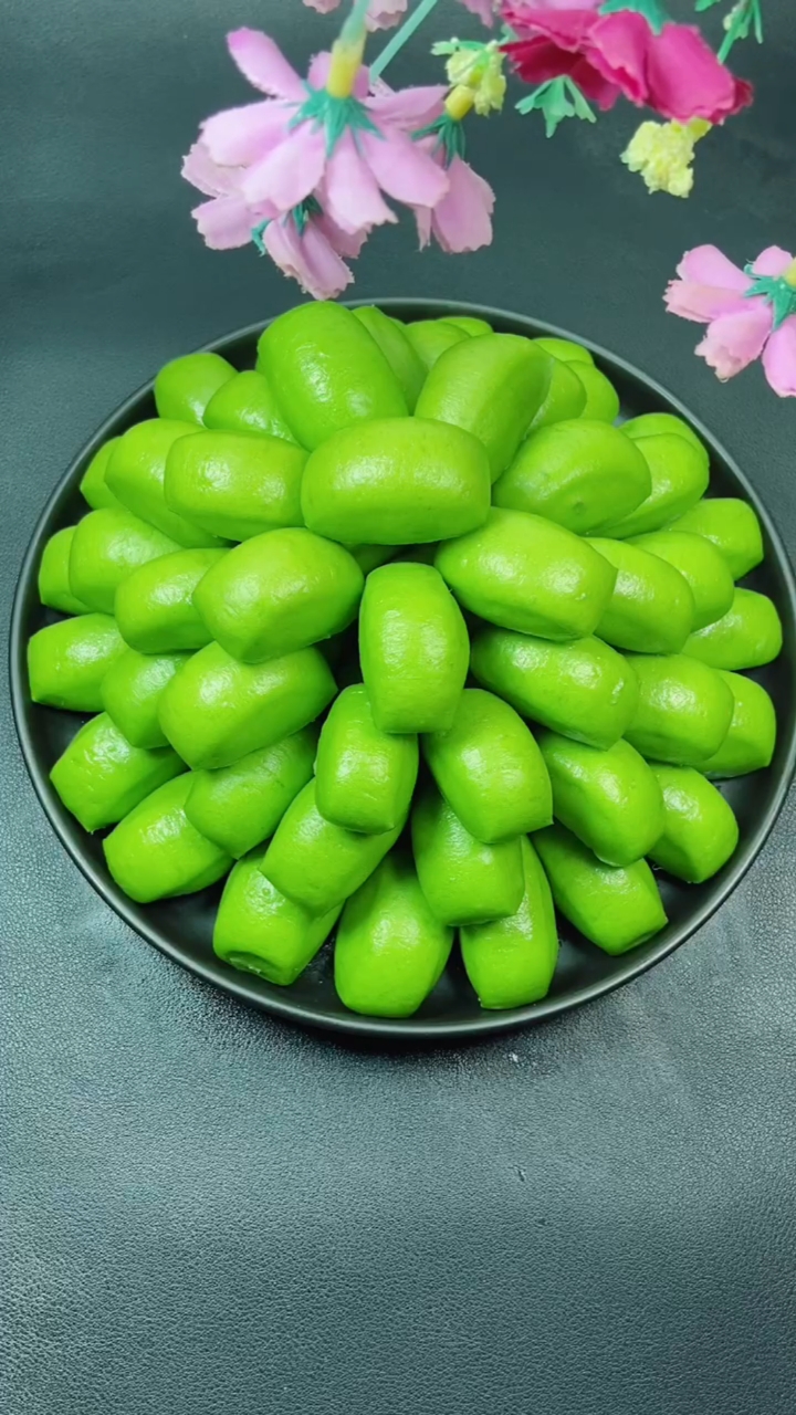 #春日小视频有奖征集活动#菠菜小馒头,挑食的孩子可爱吃了!