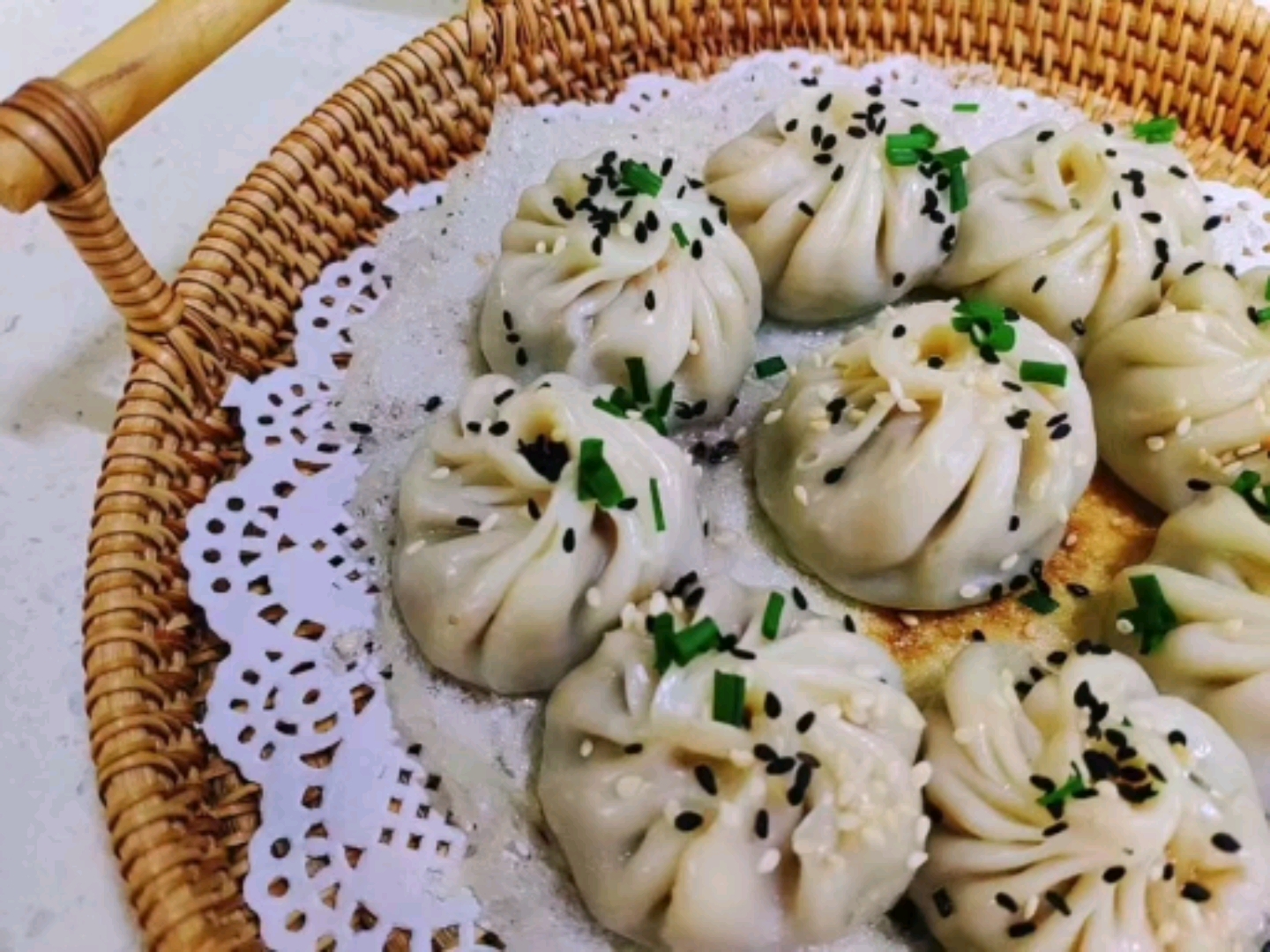 #爱美食爱生活#只要心中充满阳光,每一个日子都能过的滚烫!早餐:煎小笼包