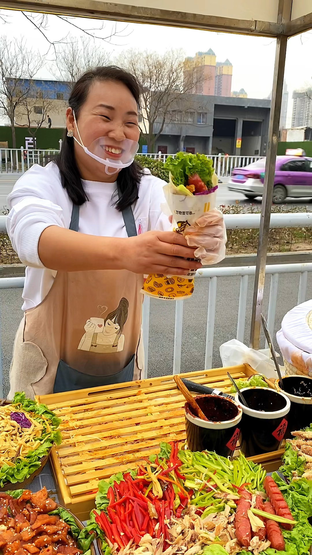 #卤肉卷饼#卤肉卷饼做法#卤肉卷饼#烙馍卷菜##煎饼果子#卷饼#美食#摆摊