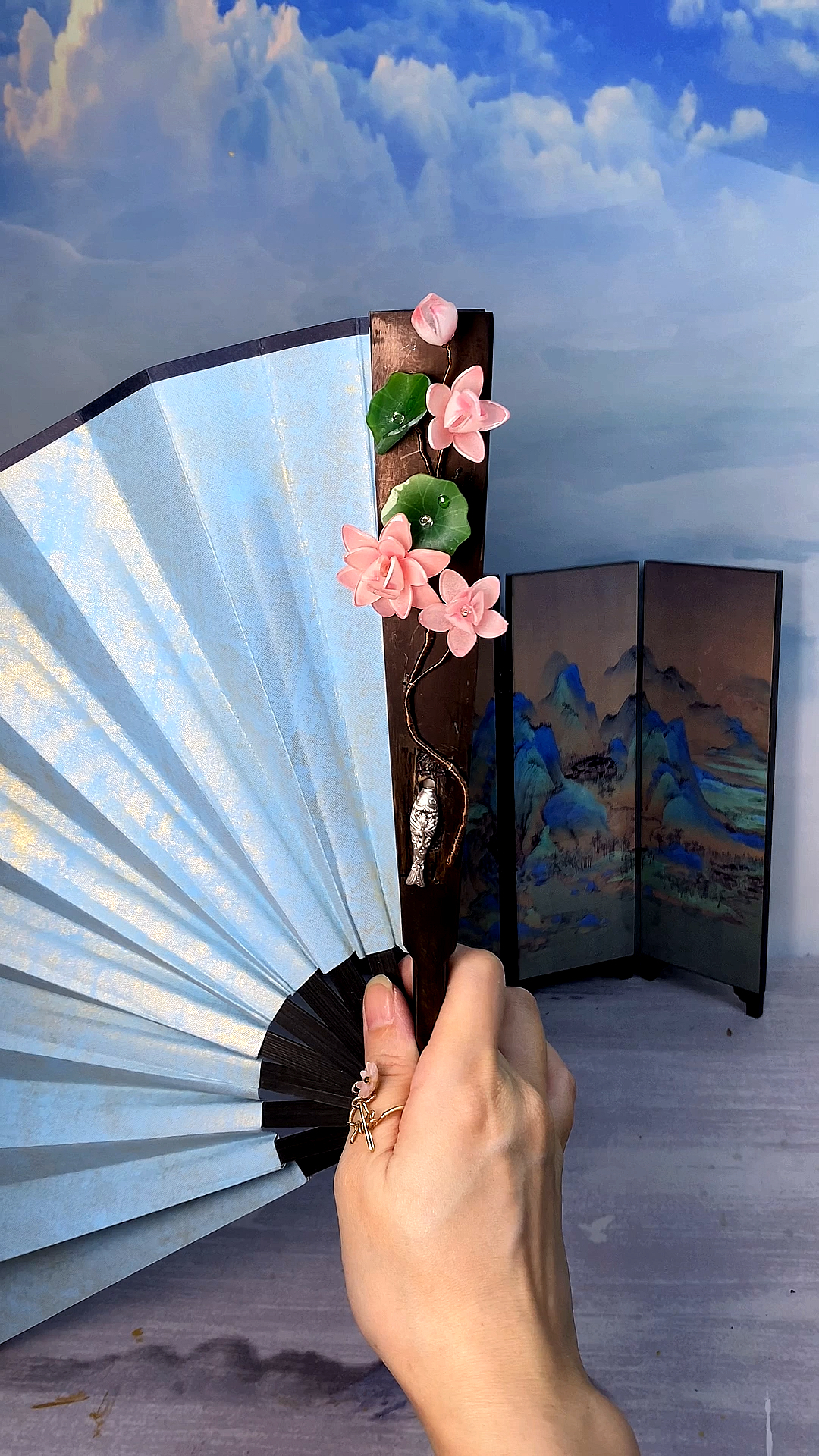 #暗器#做了一只铜鱼开关搭配如意乾坤扇之爱莲说,简直不要太搭,这下没有人再说开关明显了吧