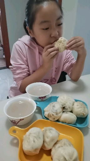 猪肉酱香白菜,牛肉萝卜(姑娘爱吃的)花生黄豆红枣露