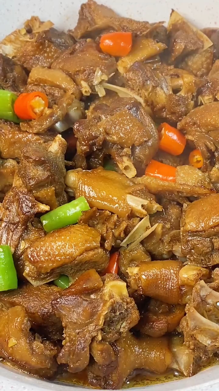 啤酒鸭这样做,好吃到醉啦,鸭肉紧实带有酒香超入味,做法简单