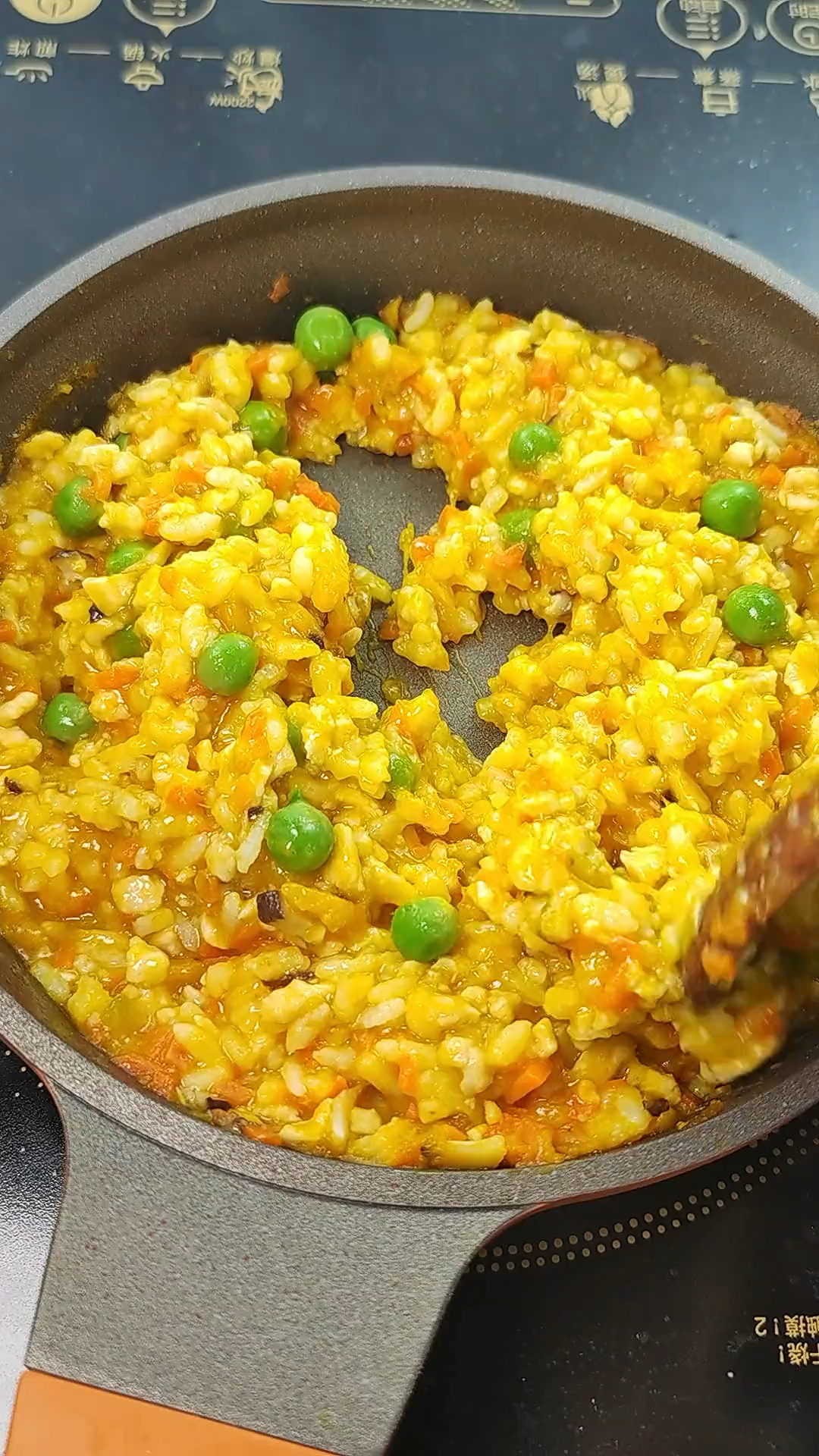 #宝宝辅食#10月龄宝宝辅食,南瓜鸡肉烩饭,软糯香甜,每粒米饭都包裹着浓郁的汤汁,有菜有肉