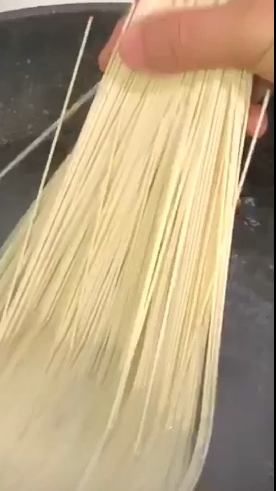 #舌尖上的乡村美食#早餐喜欢吃面条的一定要收藏，教你一个简单的做法，色香味俱全！