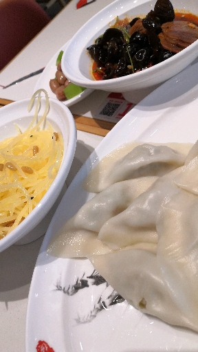 #音为有你#三盘饺子,三种馅,香菇猪肉馅,虾仁海鲜馅,芹菜猪肉馅