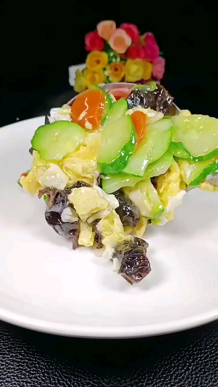 黄瓜木耳炒鸡蛋